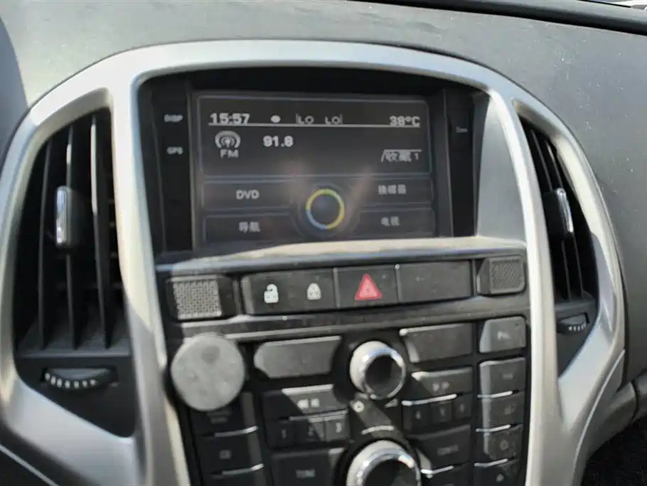 Buick Excelle 2012 — фото 13