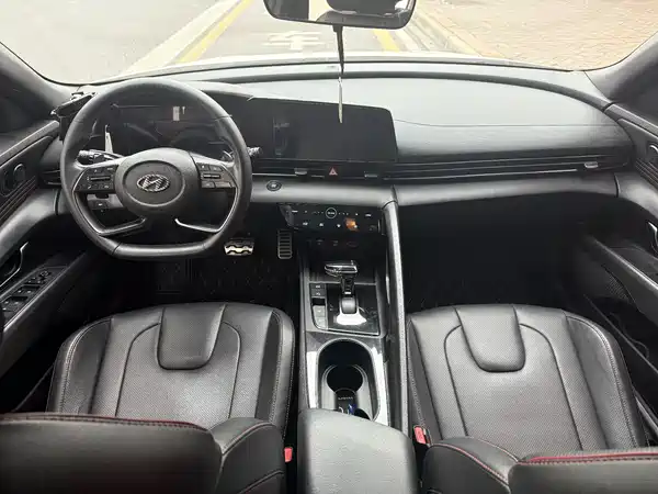 Hyundai Elantra 2021