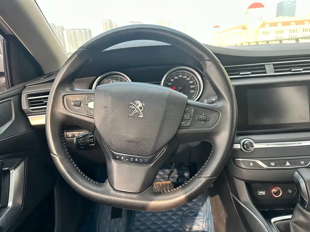 Peugeot 408 2017 — фото 11