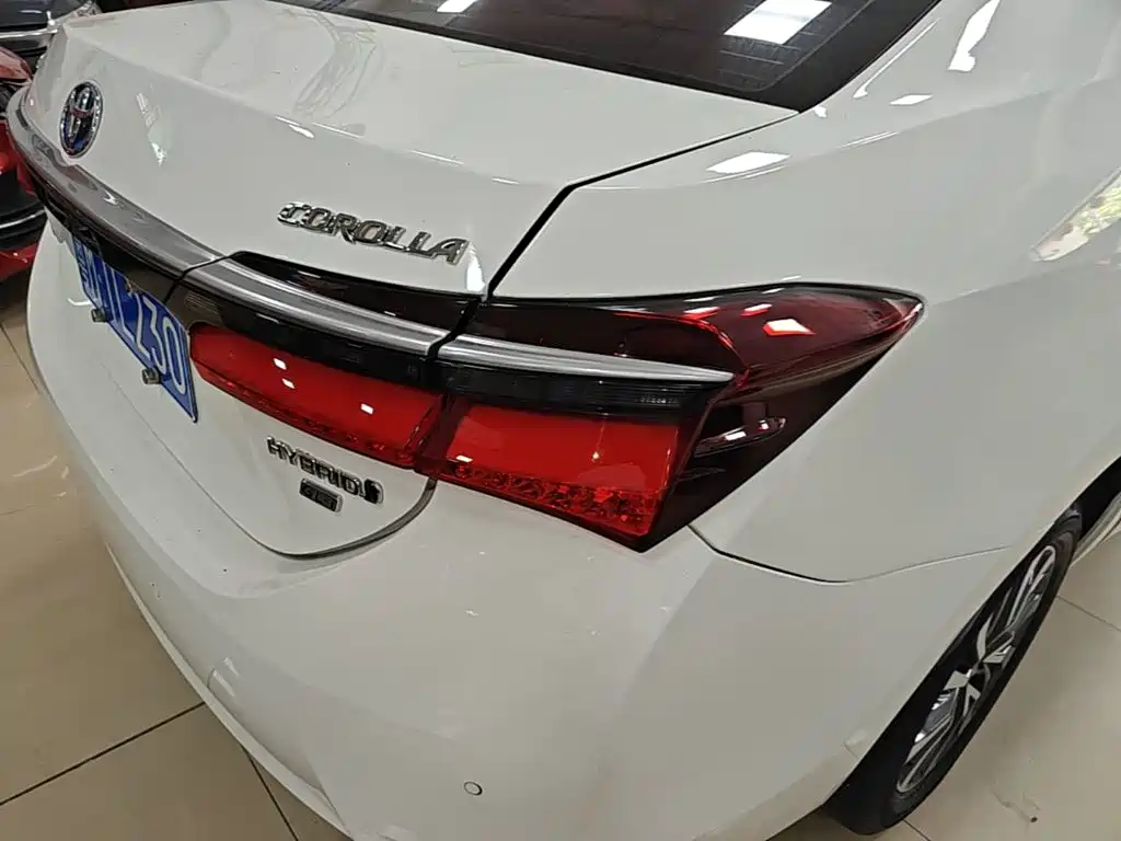 Toyota Corolla 2019 — фото 8