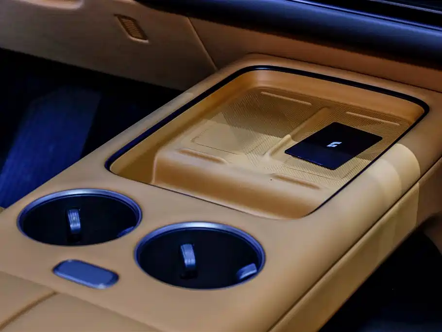 Li Auto i8 2025 — фото 19