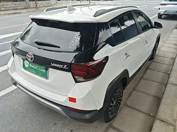 Toyota Yaris L 2022