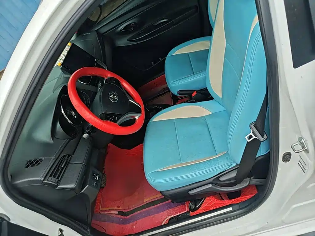 Toyota Yaris L 2022 — фото 11