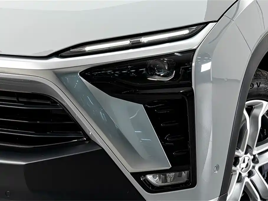 NIO ES8 2021