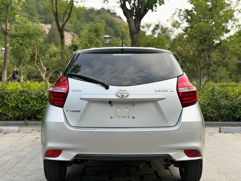 Toyota Yaris L 2022