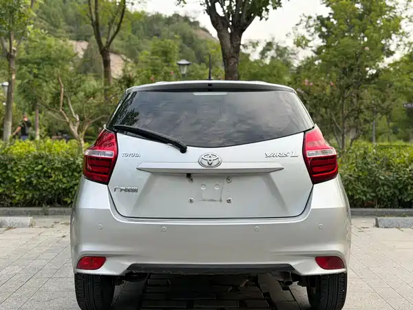 Toyota Yaris L 2022
