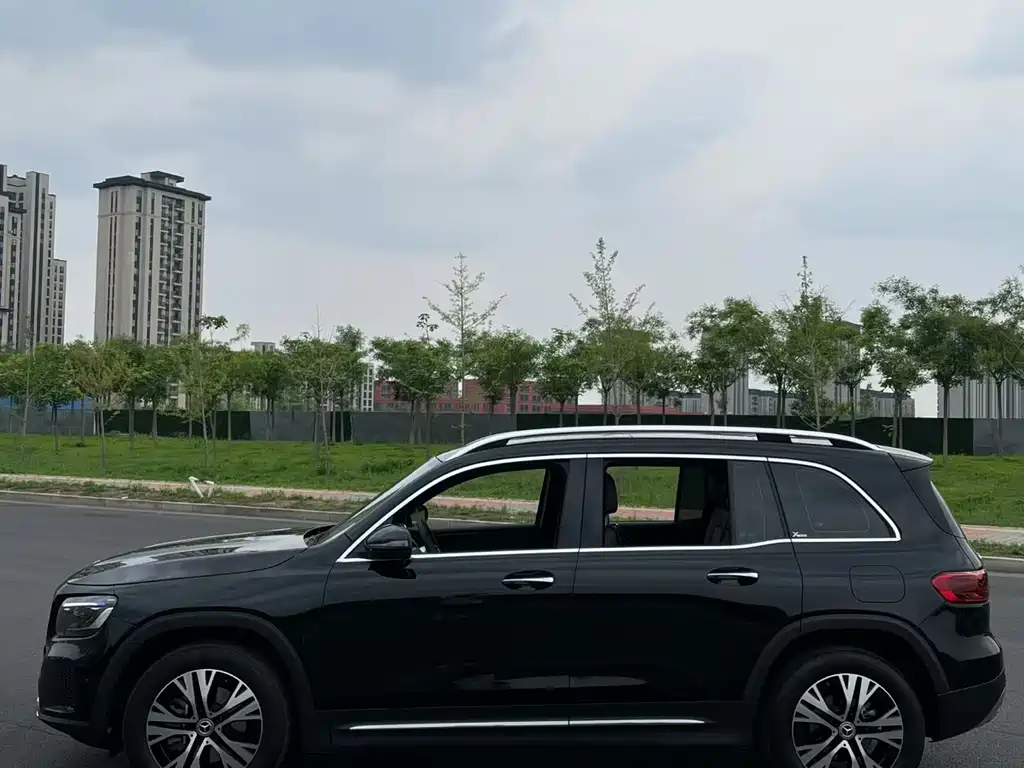 Mercedes-Benz GLB 2024