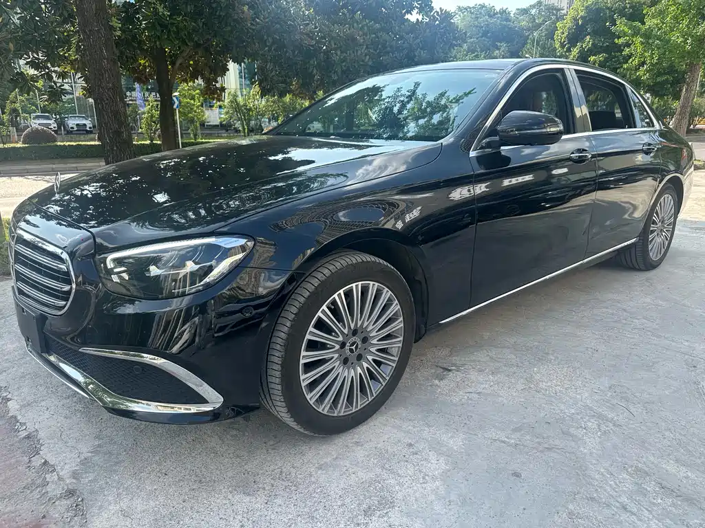 Mercedes-Benz E-Class 2022