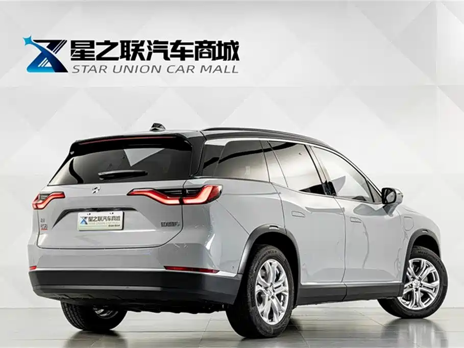 NIO ES8 2021