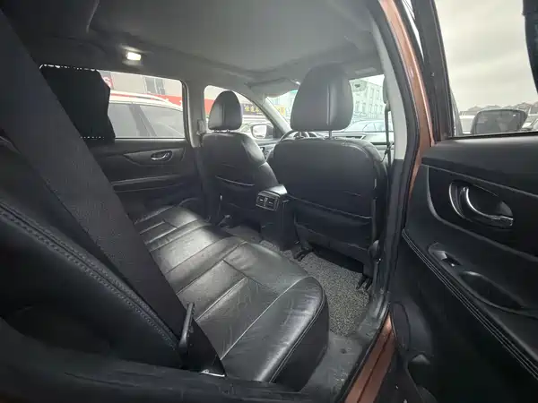 Nissan X-Trail 2015