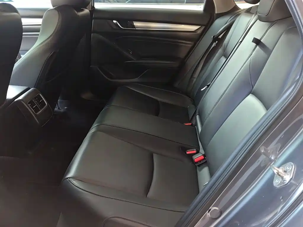 Honda Accord 2020 — фото 17