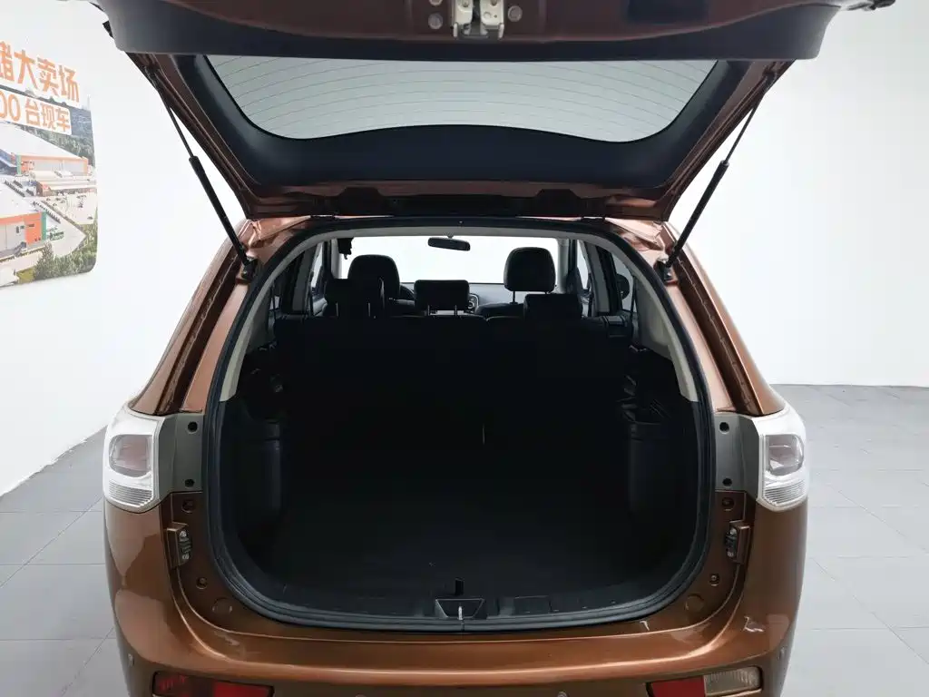 Mitsubishi Outlander 2014 — фото 16