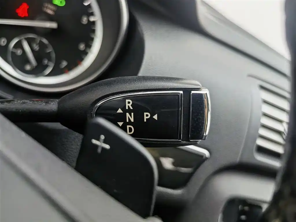 Mercedes-Benz R-Class 2018 — фото 13