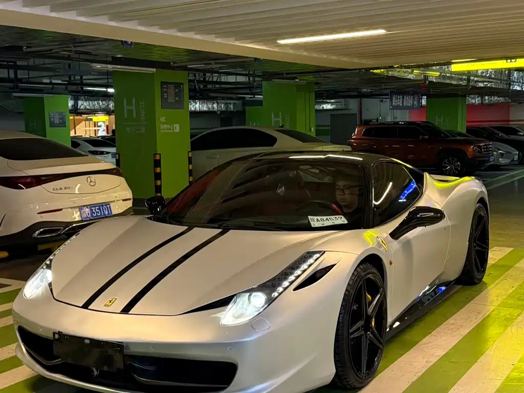 Ferrari 458 2015