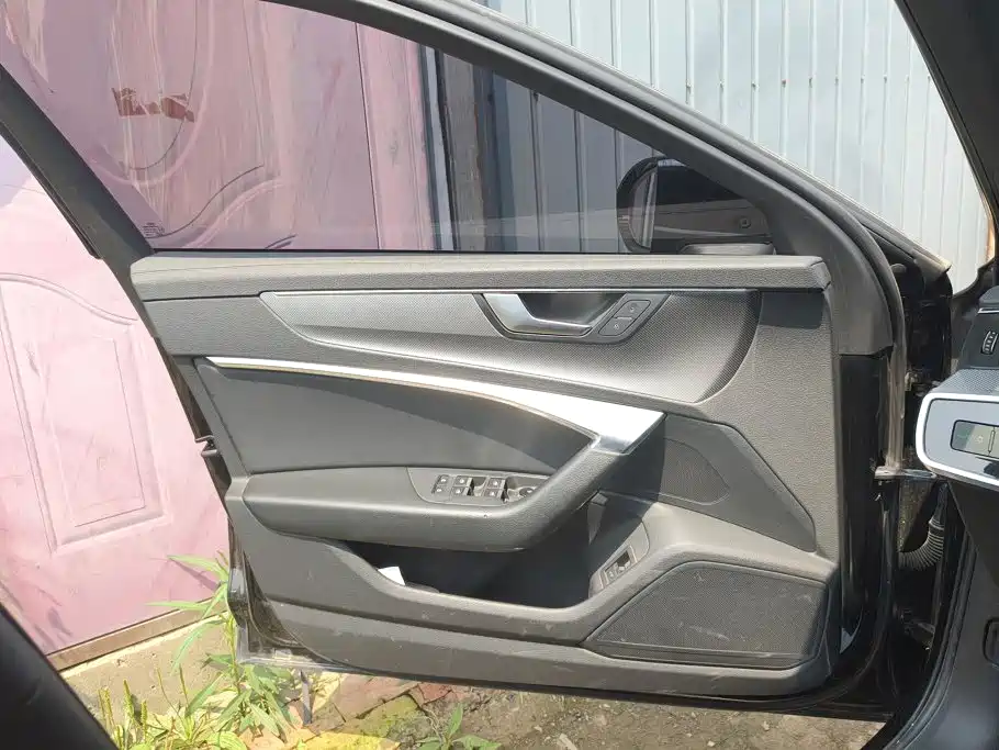 Audi A6L 2022
