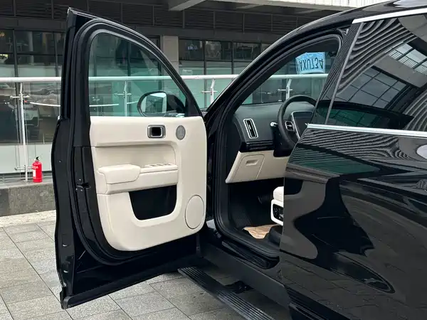 Li Auto L9 2025