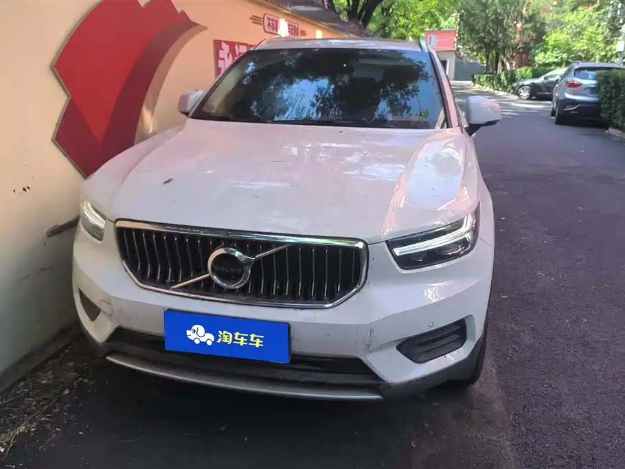 Volvo XC40 2021 — фото 2