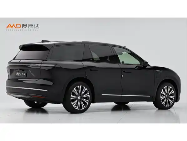 NIO ES8 2023