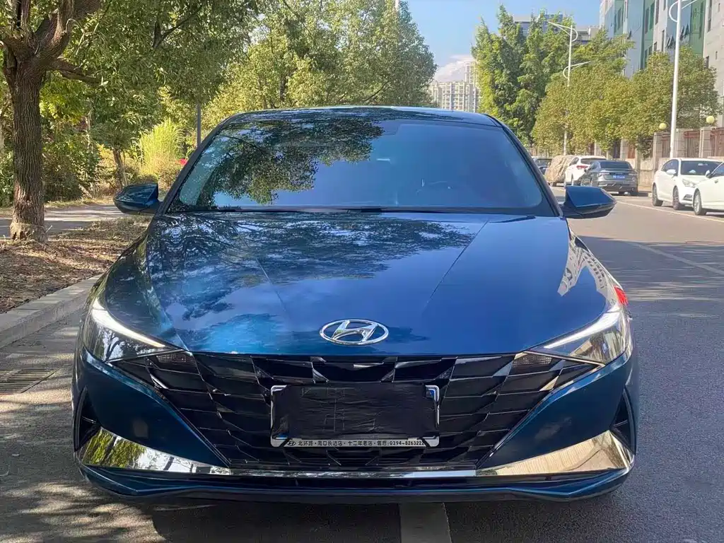Hyundai Elantra 2023 — фото 2