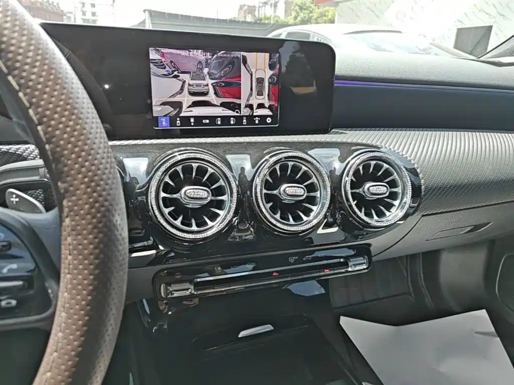 Mercedes-Benz A-Class 2022 — фото 13