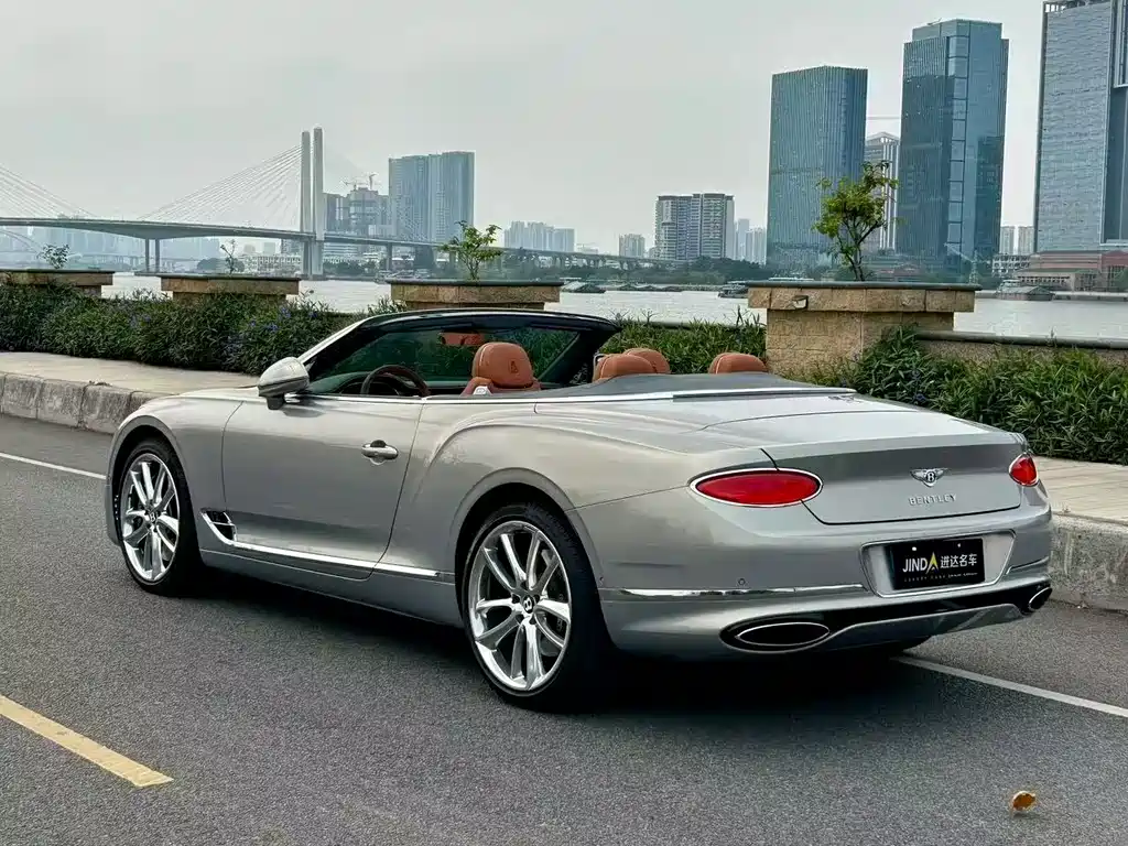 Bentley Continental 2021 — фото 6