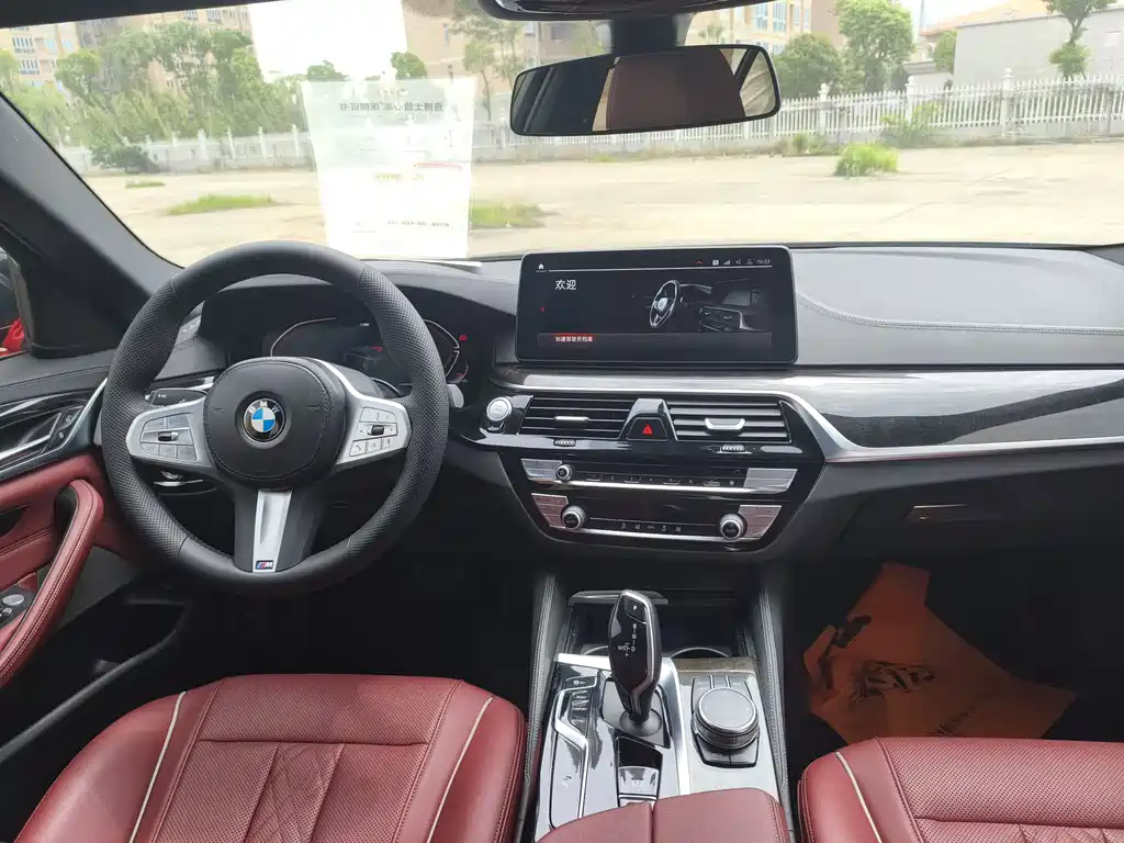 BMW 5 Series 2023 — фото 10