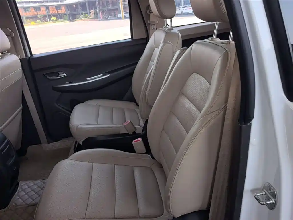 Wuling Hongguang 2019 — фото 17