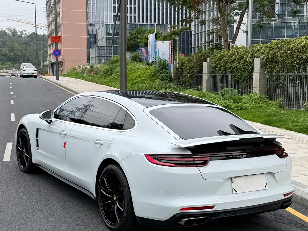 Porsche Panamera 2019 — фото 14
