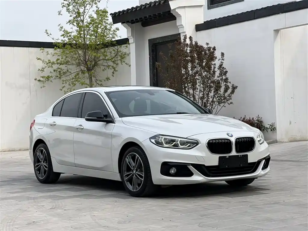 BMW 1 Series 2019 — фото 24