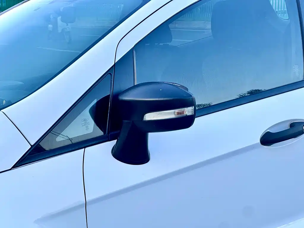 Ford EcoSport 2015 — фото 16