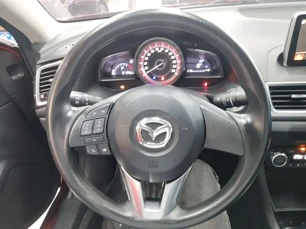 Mazda 3 Axela 2016 — фото 11
