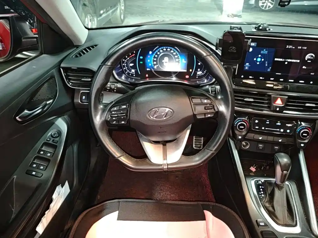 Hyundai Festa 2019 — фото 11