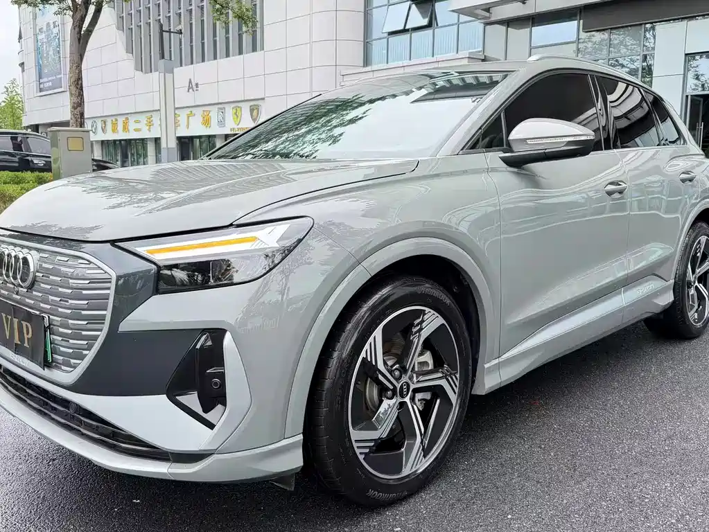 Audi Q4 e-tron 2024