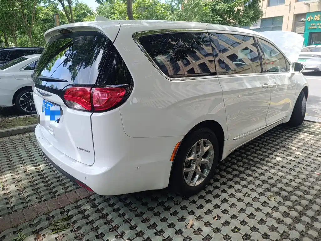 Chrysler Grand Voyager 2018 — фото 6