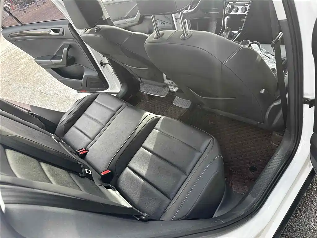 Volkswagen T-Roc 2022 — фото 12
