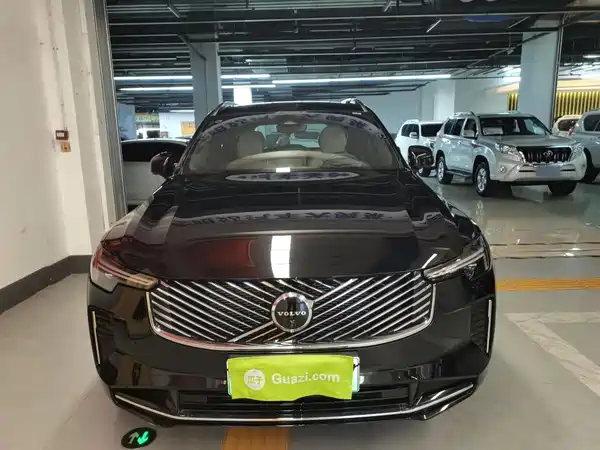 Volvo XC90 Plug-In Hybrid 2025