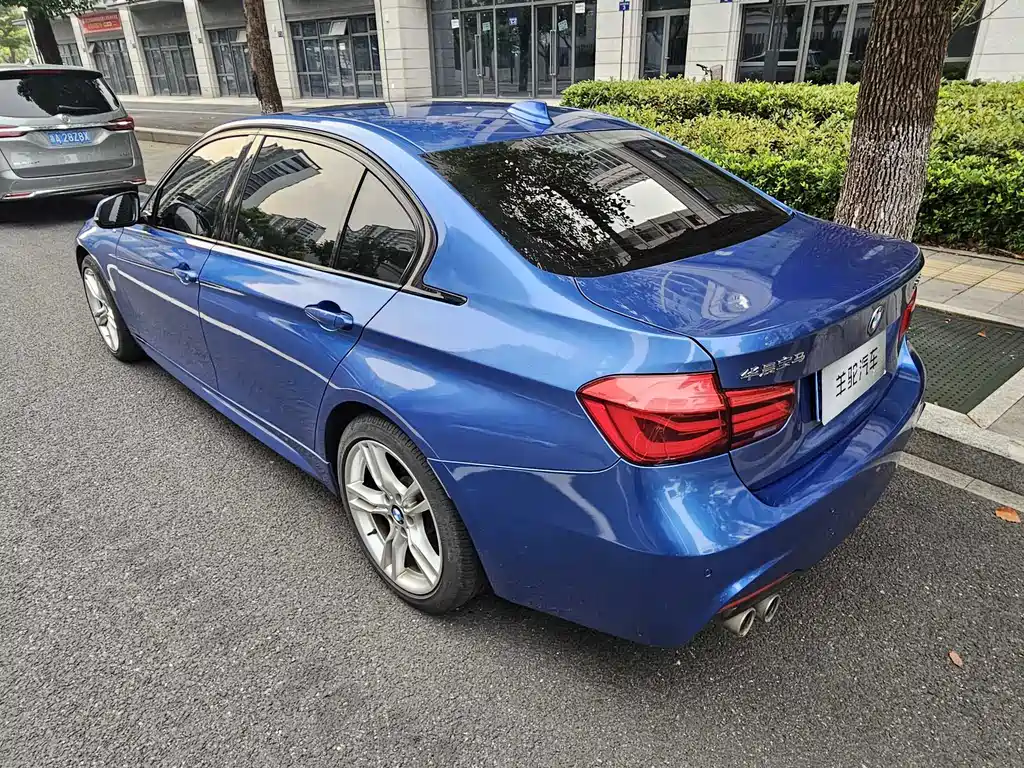 BMW 3 Series 2018 — фото 6