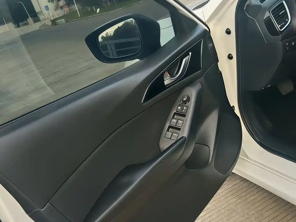 Mazda 3 Axela 2016
