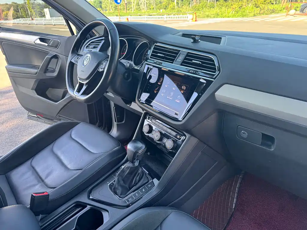 Volkswagen Tiguan L 2020 — фото 14