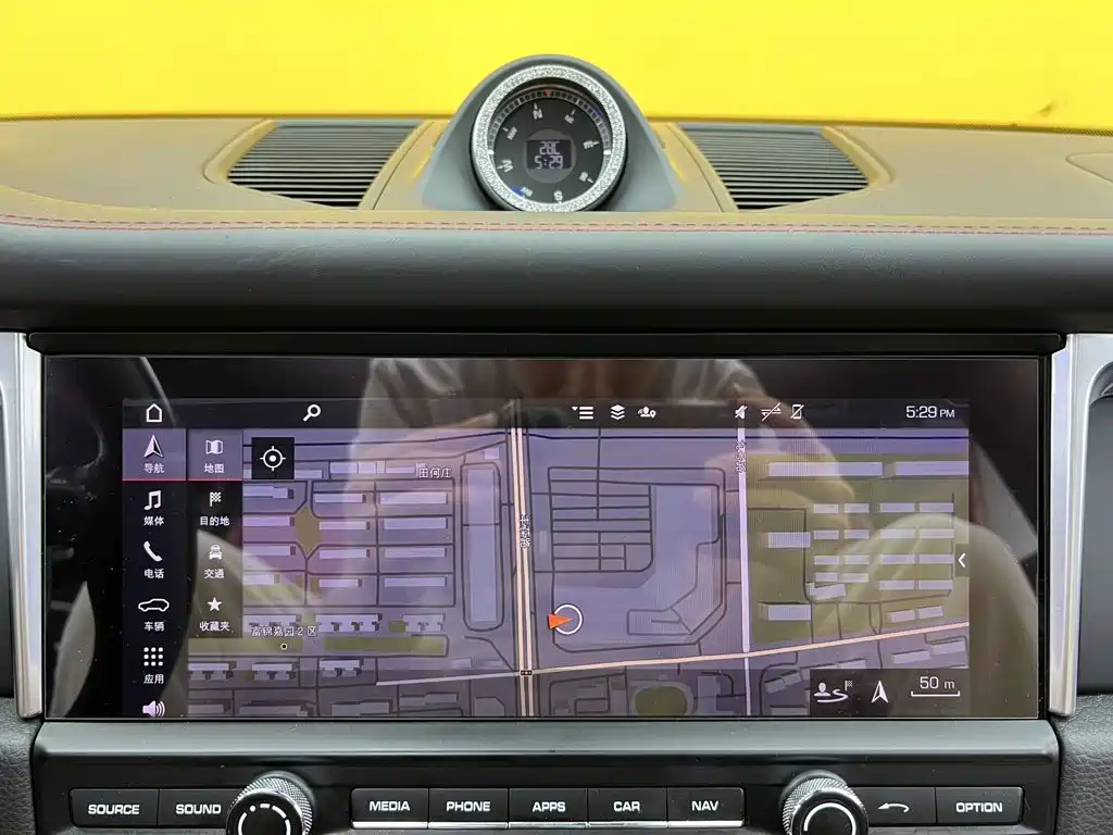 Porsche Macan 2020 — фото 29