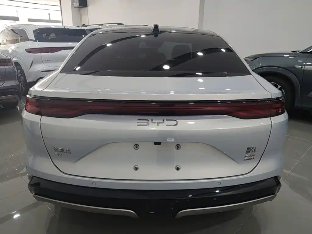 BYD Han L 2025