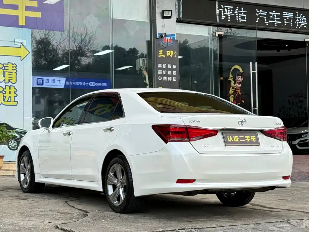 Toyota Crown 2016 — фото 18
