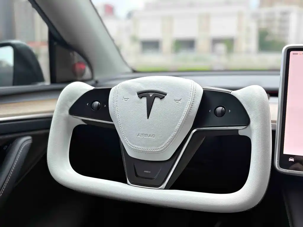 Tesla Model Y 2022 — фото 10