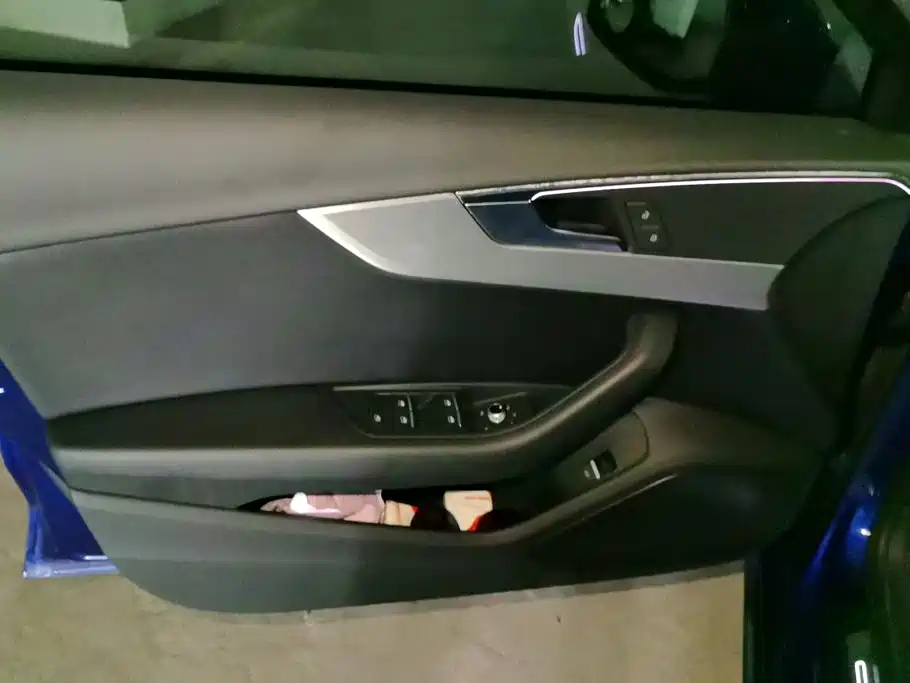 Audi A4L 2021