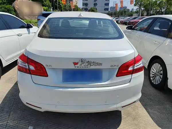 Peugeot 408 2015