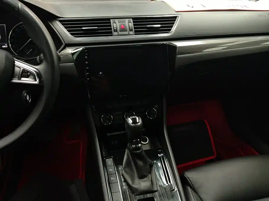 Skoda Superb 2016 — фото 13