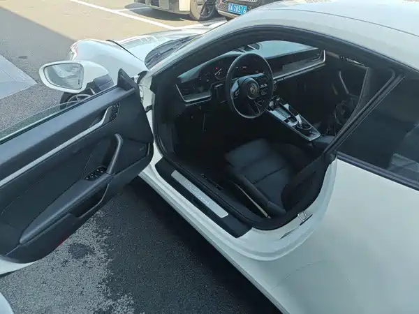 Porsche 911 2025