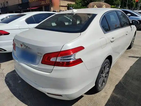 Peugeot 408 2015