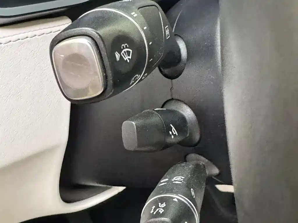 Tesla Model X 2018 — фото 18