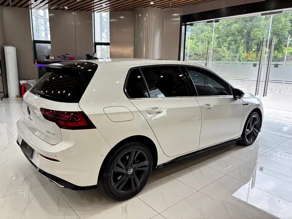 Volkswagen Golf 2024